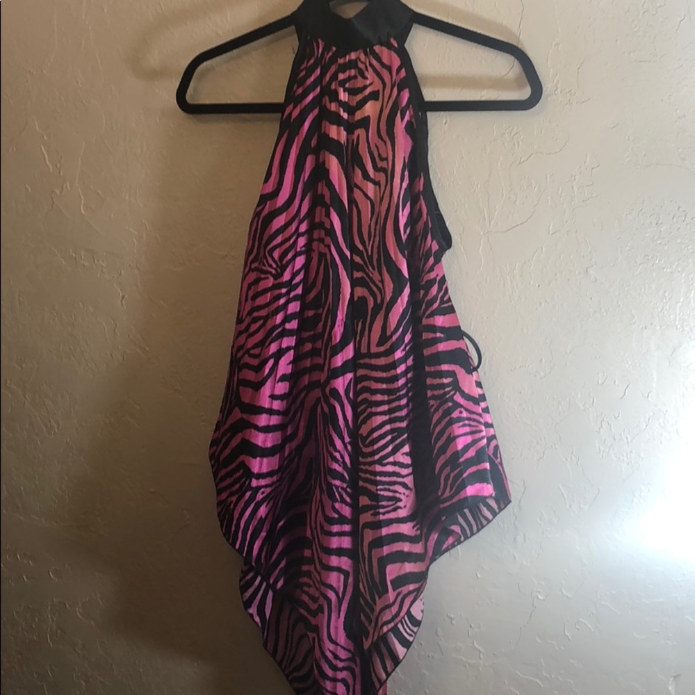 Very cute ruffle top